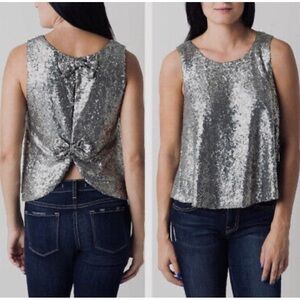 BKE BOUTIQUE BACK BOW SEQUIN TANK TOP SIZE SMALL